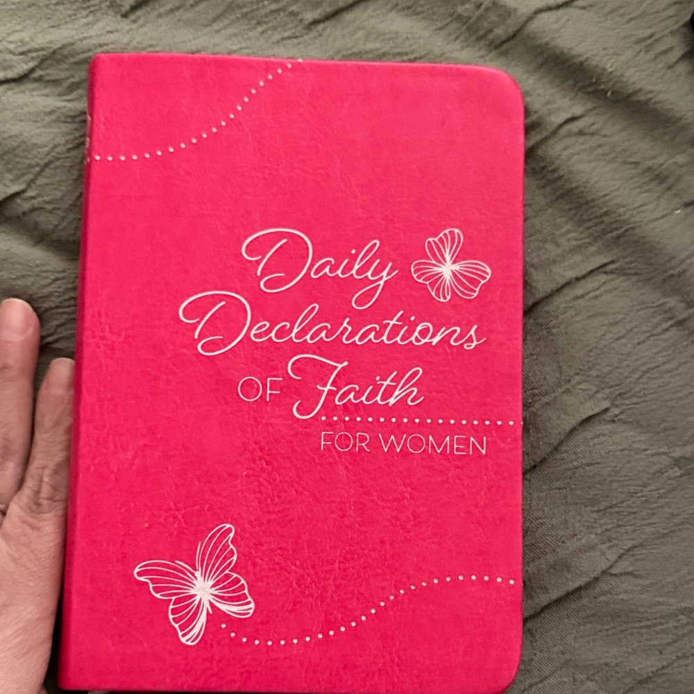 Pink Daily Declarations of Faith Journal